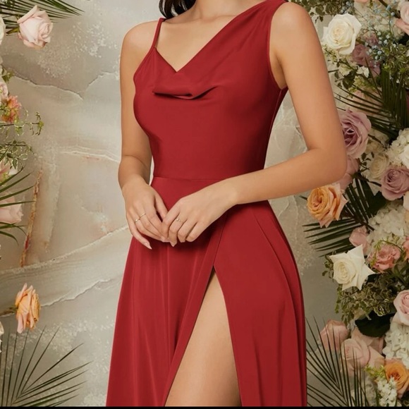 Draped neck split thigh dress - Picture 5 of 9